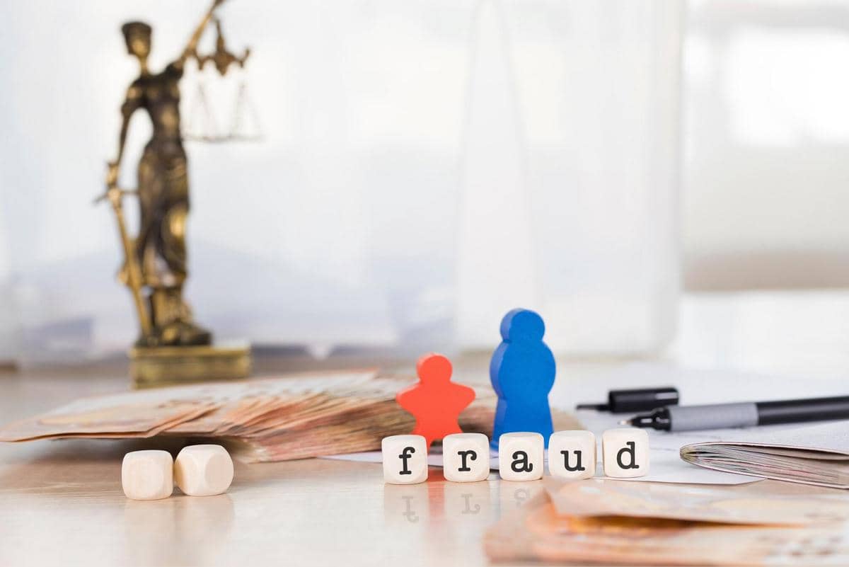 ilustrasi fraud (vecteezy.com/Ecaterina Tolicova)